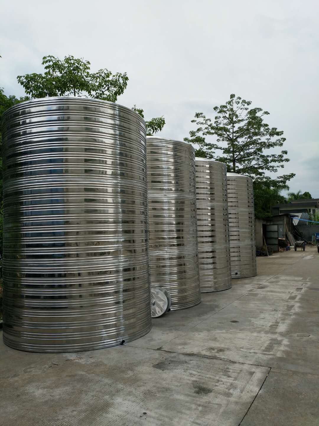 箱泵一体化不锈钢水箱 双层保温水箱 304厂家加工定制水箱